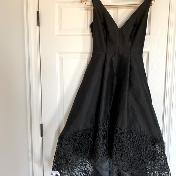 Black Lace-Trimmed Hi-Low Gown Betsy & Adam NWT - Picture 2 of 5